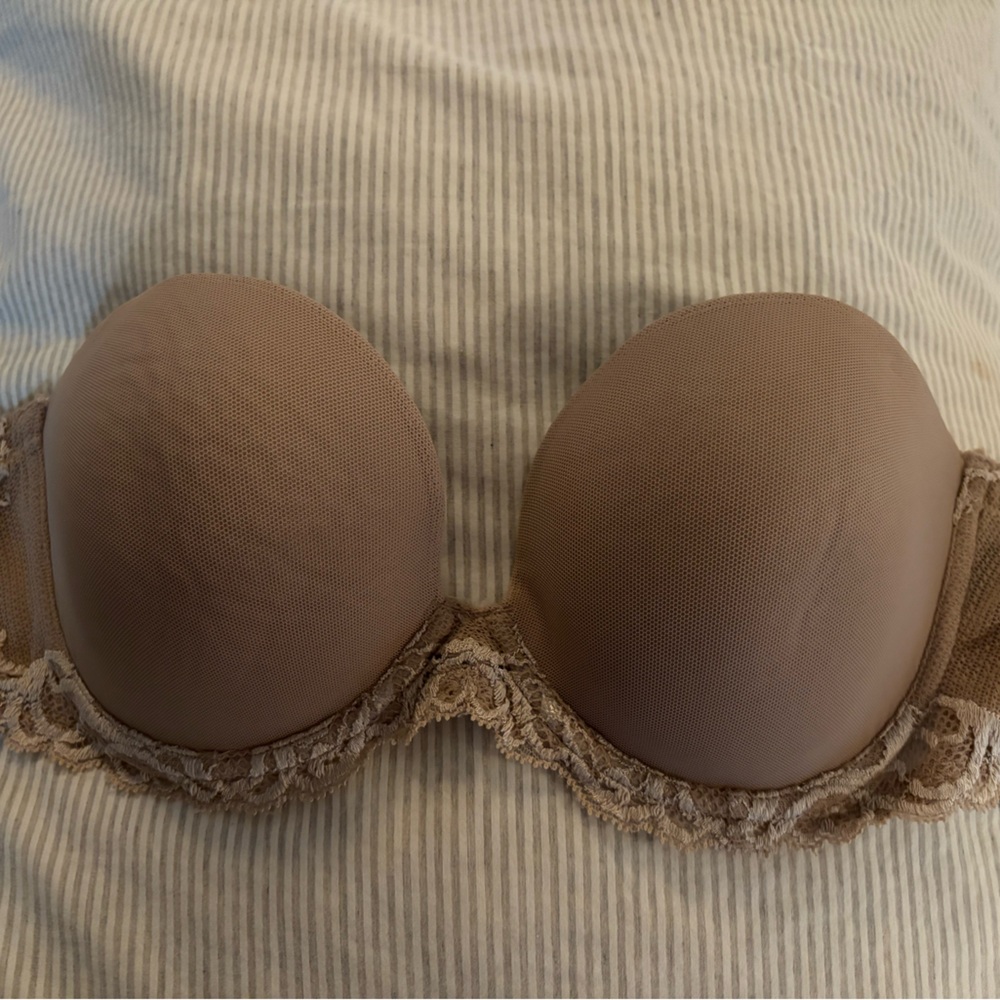 Natori feathers strapless Lace Trimmed Bra in Tan